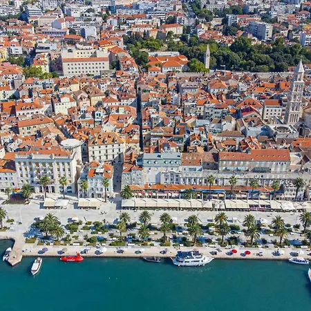 And Style Luxury Bed & Breakfast 4*