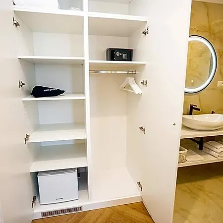 And Style Luxury